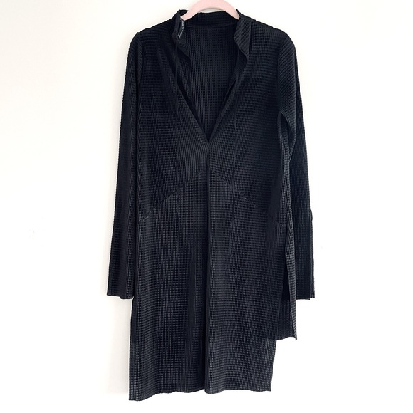 Flowy High Low Long Sleeve Tunic with Tie Up Chinese Keyhole Collar at the Back - Picture 6 of 16